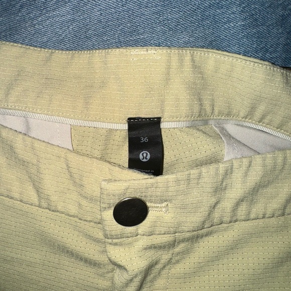 Lululemon Men's Golf Shorts Khaki ABC Shorts. - Picture 4 of 6